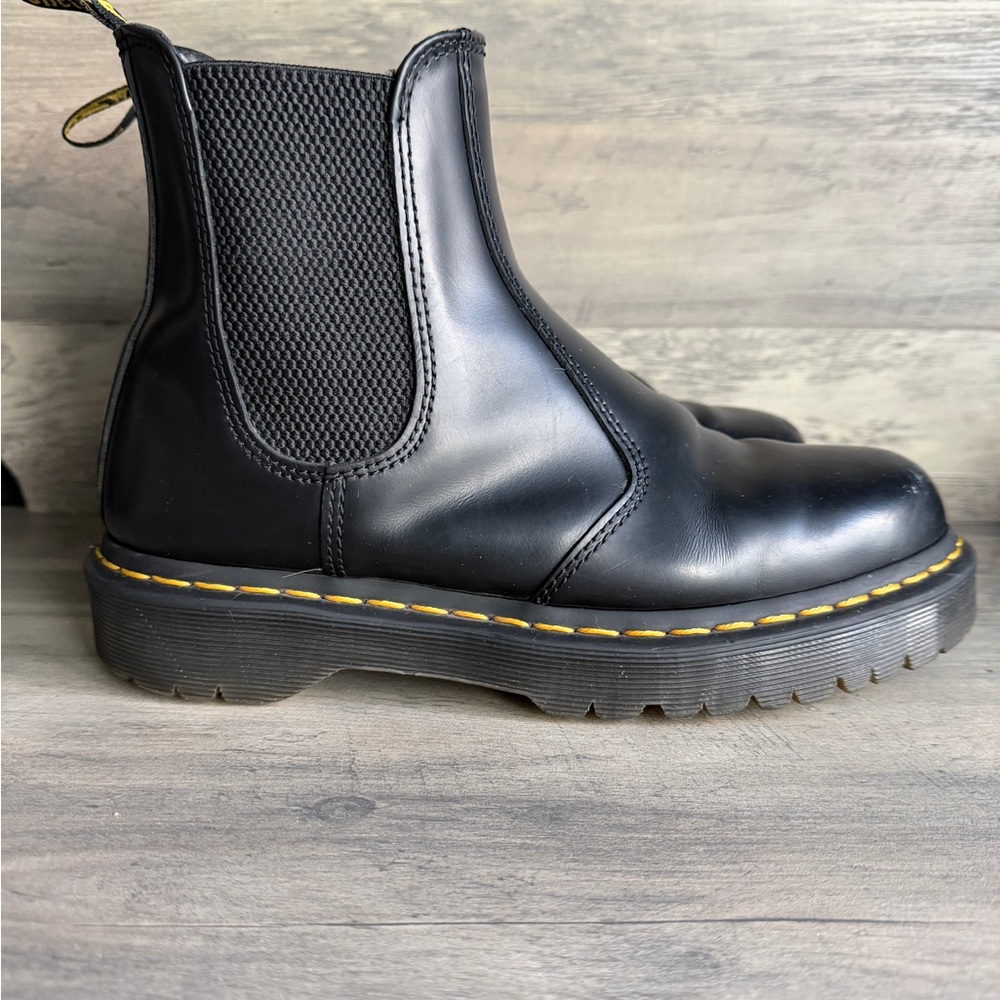 Doc Martens 2976 Smooth Leather Platform Chelsea Boots Men’s Sz 8 Women’s 9.5 - Picture 3 of 8